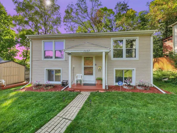 1127 Gott St, Ann Arbor, MI 48103