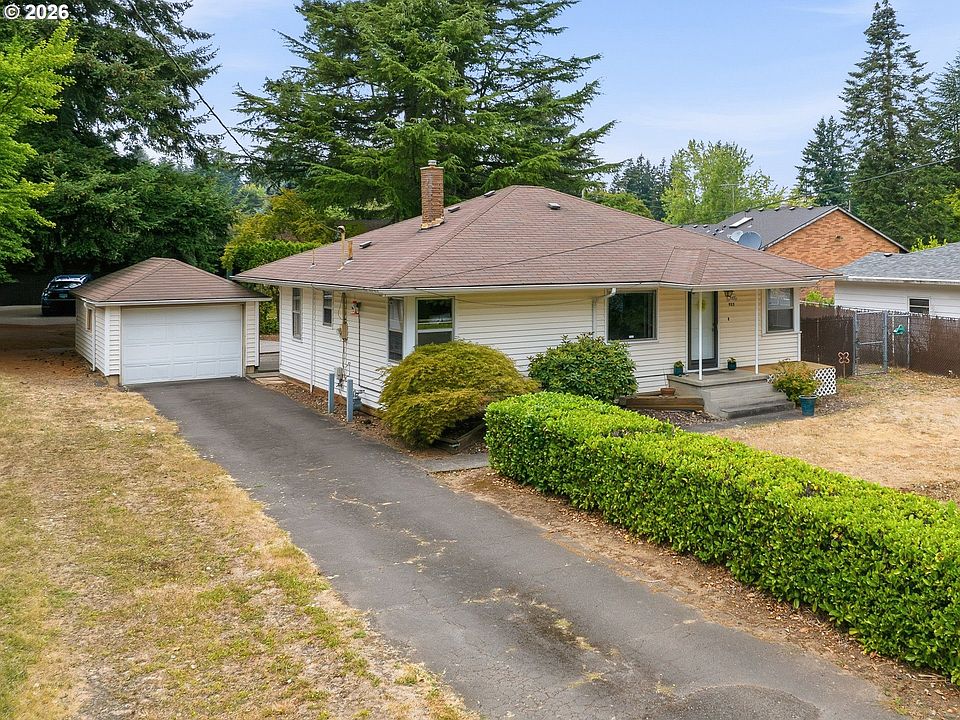 1st image of 923 NE 155th Ave