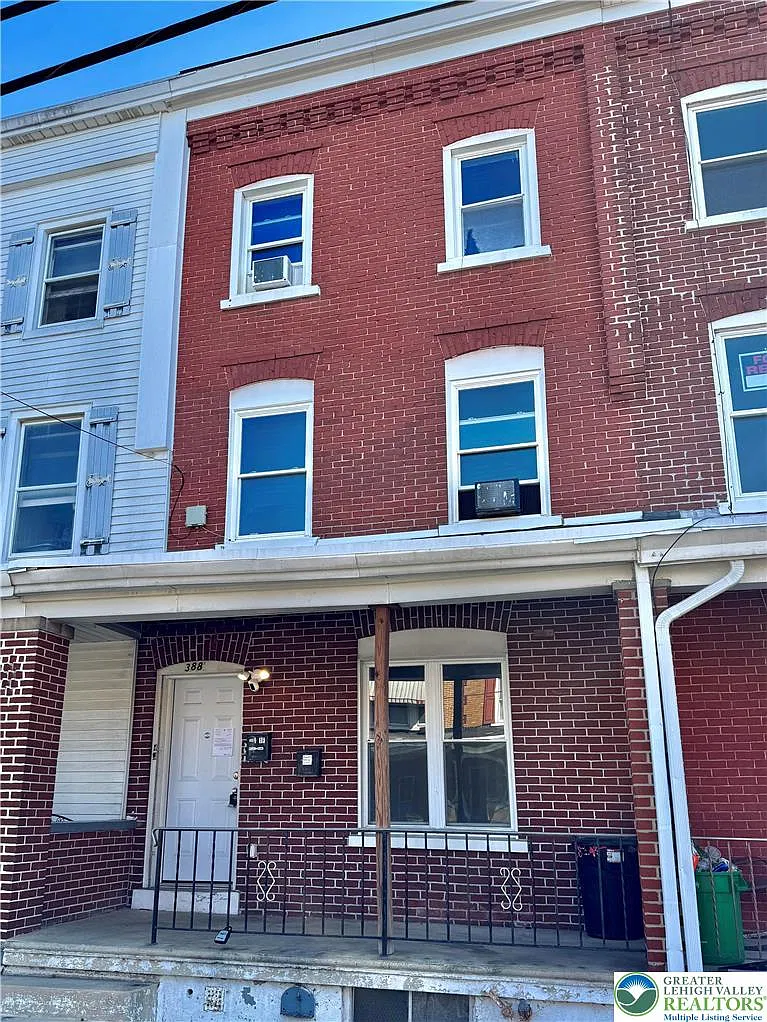 1 bed, 1.0 bath, 700 sqft, $1,165 — Photo 1