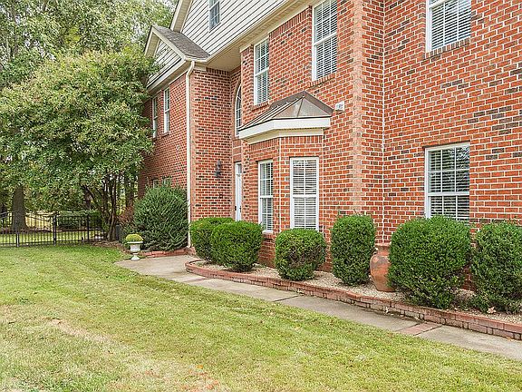 2nd image of 2030 Soundings Crescent Ct
