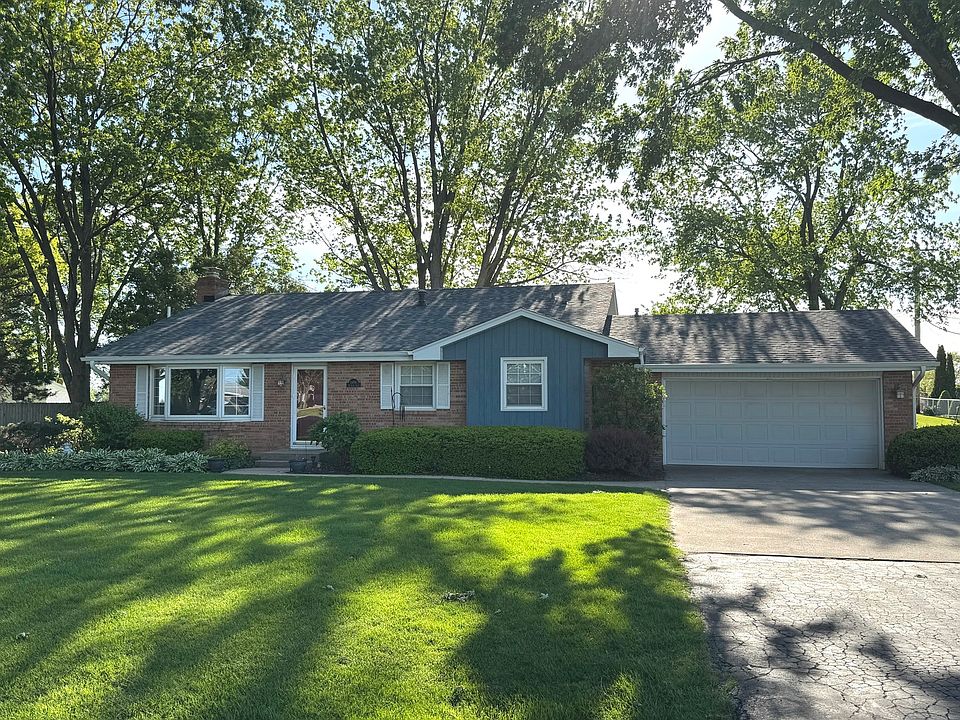 1st image of 1496 W Lotus Ln