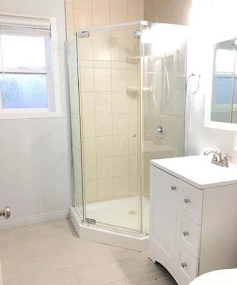 3220 S Sherbourne Dr — Photo 5