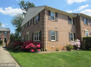 2817 Flagmaker Dr, Falls Church, VA 22042