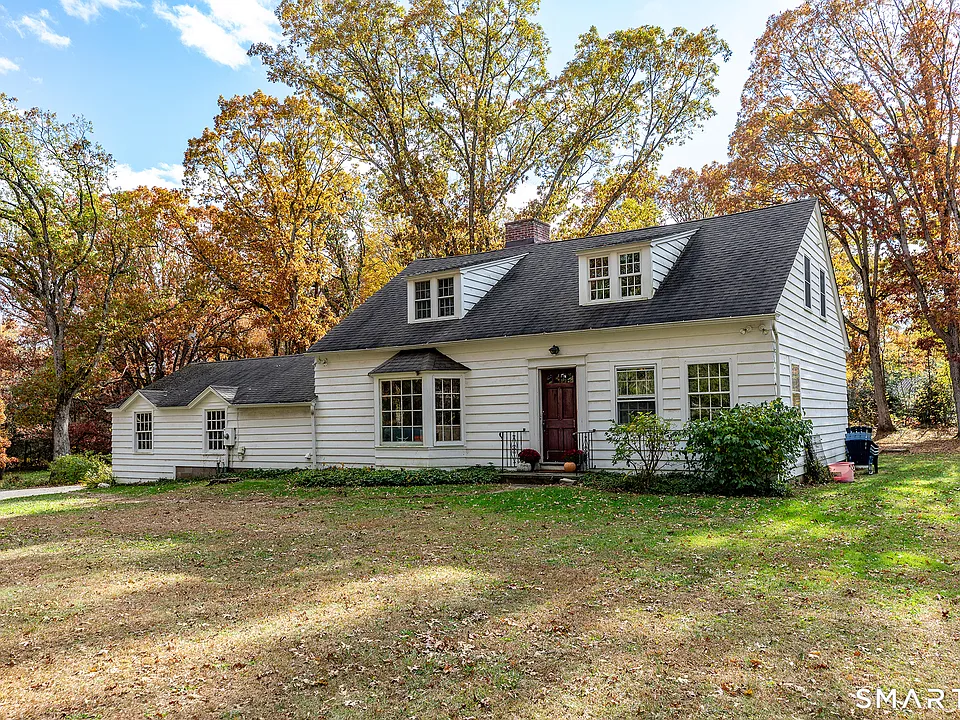 255 Woodbury Rd