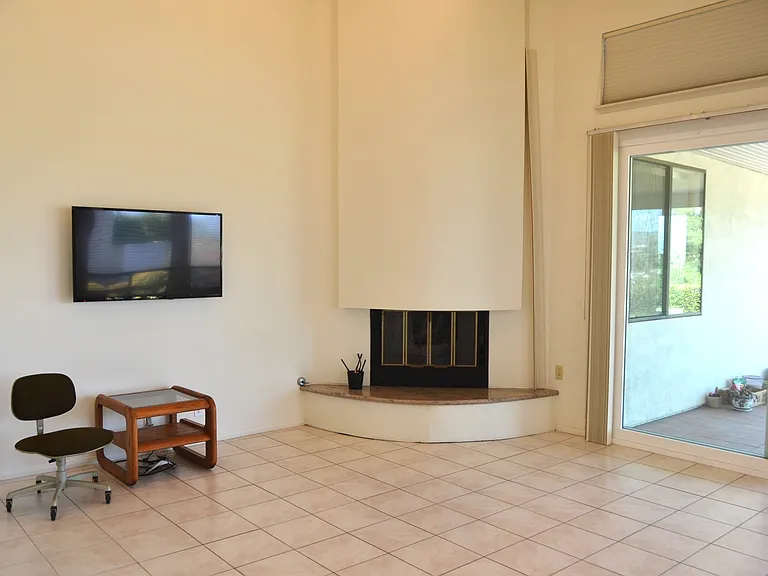 12065 Tretagnier Cir — Photo 6