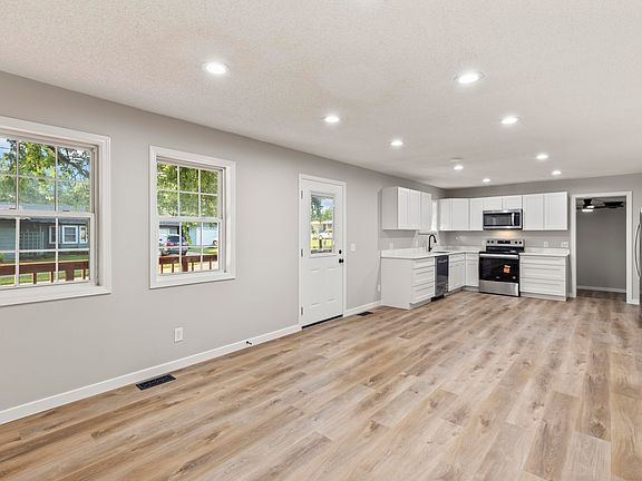5th image of 220 W Anderson Street