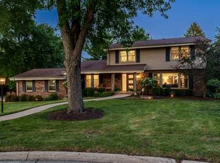 2823 Woodhill Dr, Rockford, IL 61114