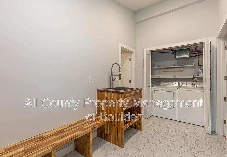 2220 Norwood Ave — Photo 33