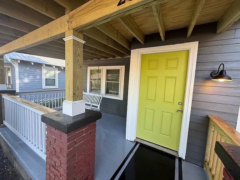 NEW, DEEP PORCH WITH SWING!