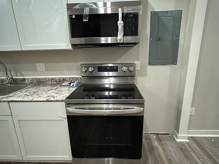 1353 Mulberry St — Photo 4