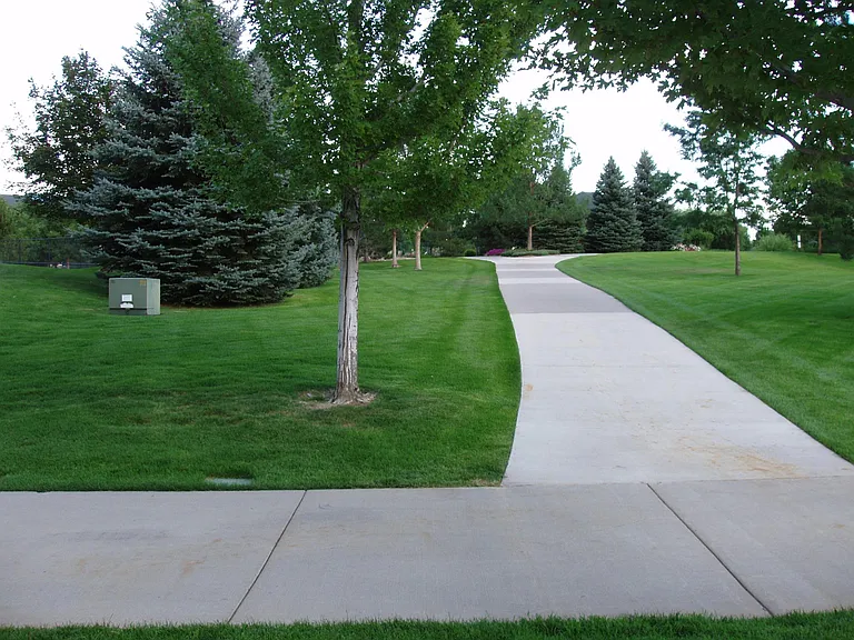 Path right across the unit to the gym, pools, tennis, restau