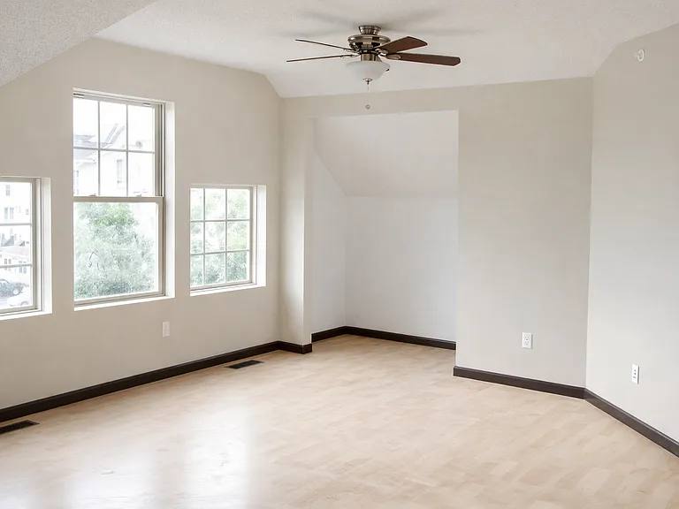 Eagle Crossing Apartments — Photo 19