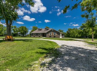1413 E 553rd Rd, Brighton, MO 65617
