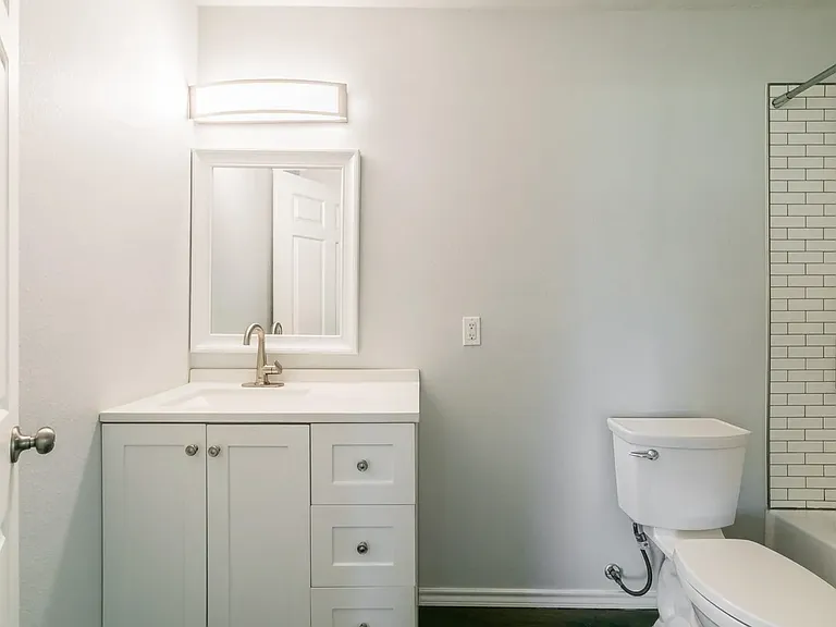 3241 Sandage Ave — Photo 14