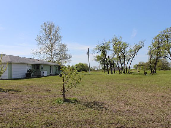 4th image of 300 Glen Meadows Dr