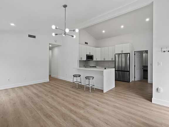 5th image of 1271 SW 85th Ter