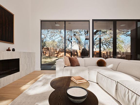 5th image of 3209 Clawson Rd