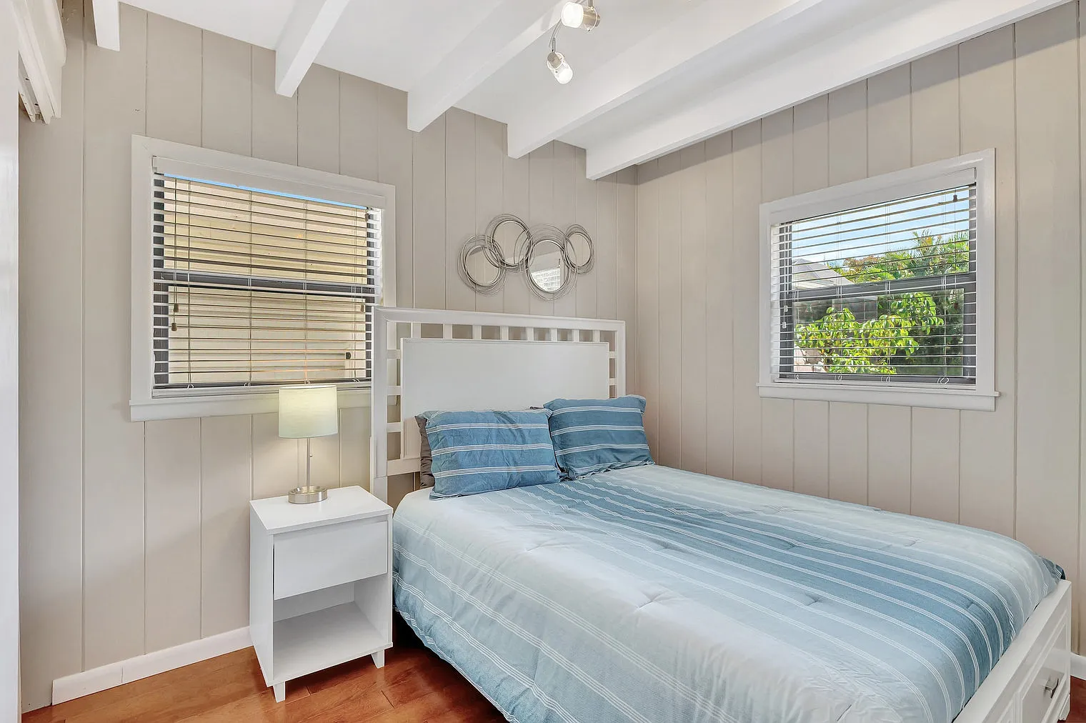 2 bed, 2.0 bath, 699 sqft, $4,935 — Photo 3