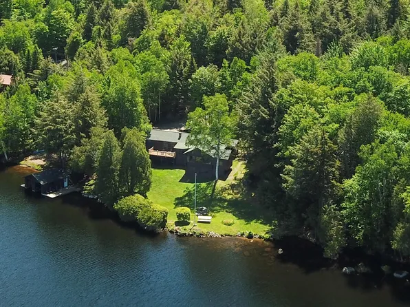 1024 Kiwassa Lake Rd, Saranac Lake, NY 12983