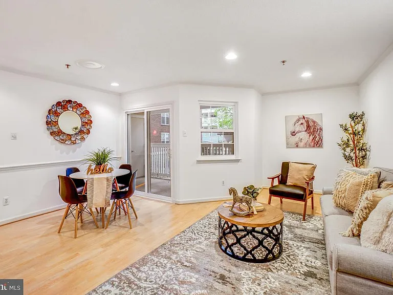 1524 Lincoln Way #100 — Photo 5