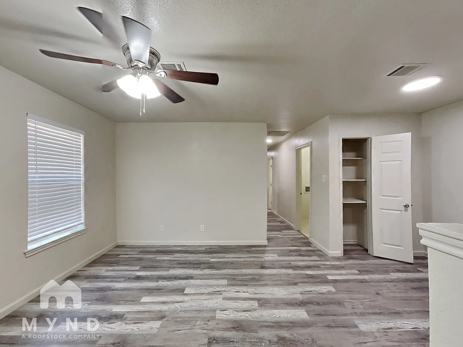 3 bed, 2.0 bath, 1100 sqft, $1,340 — Photo 2