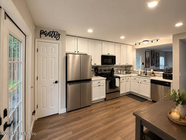 Listing photo 2