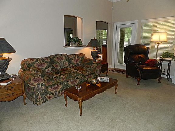3rd image of 615 Greenhills Dr