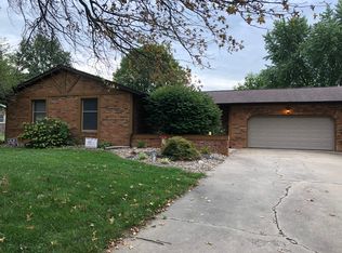 802 W Miller Dr, Staunton, IL