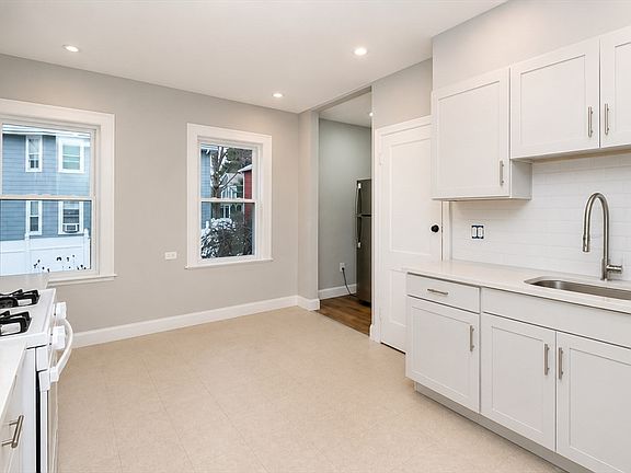 3rd image of 168 Brook Rd