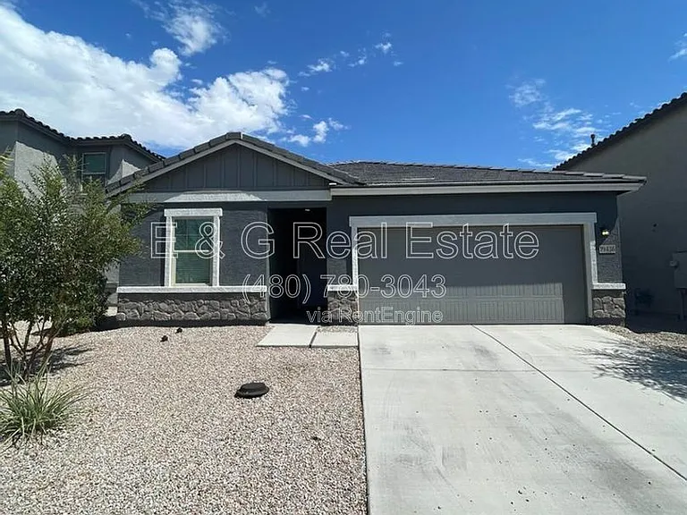 19436 W Elm St — Photo 1