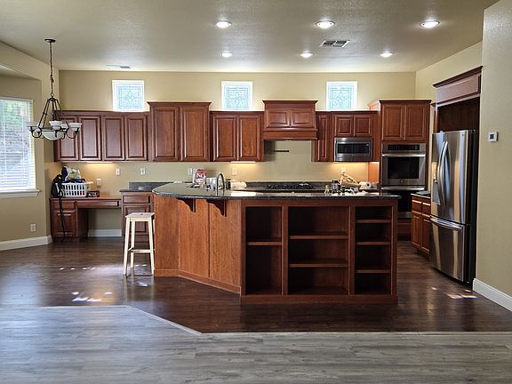 3rd image of 6130 Gardenia Ct