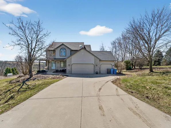 W5481 Timber Ln, New Glarus, WI 53574