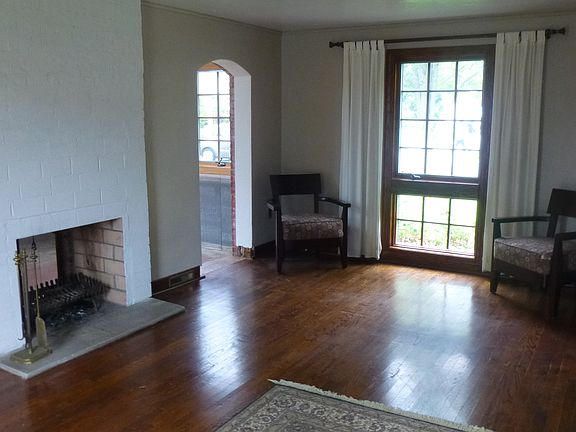 Access to first floor den