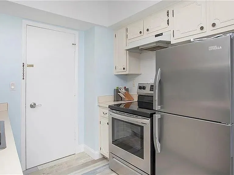 240 Seaview Ct #502 — Photo 6
