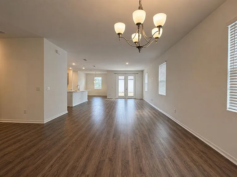 2272 Derwent Dr — Photo 10