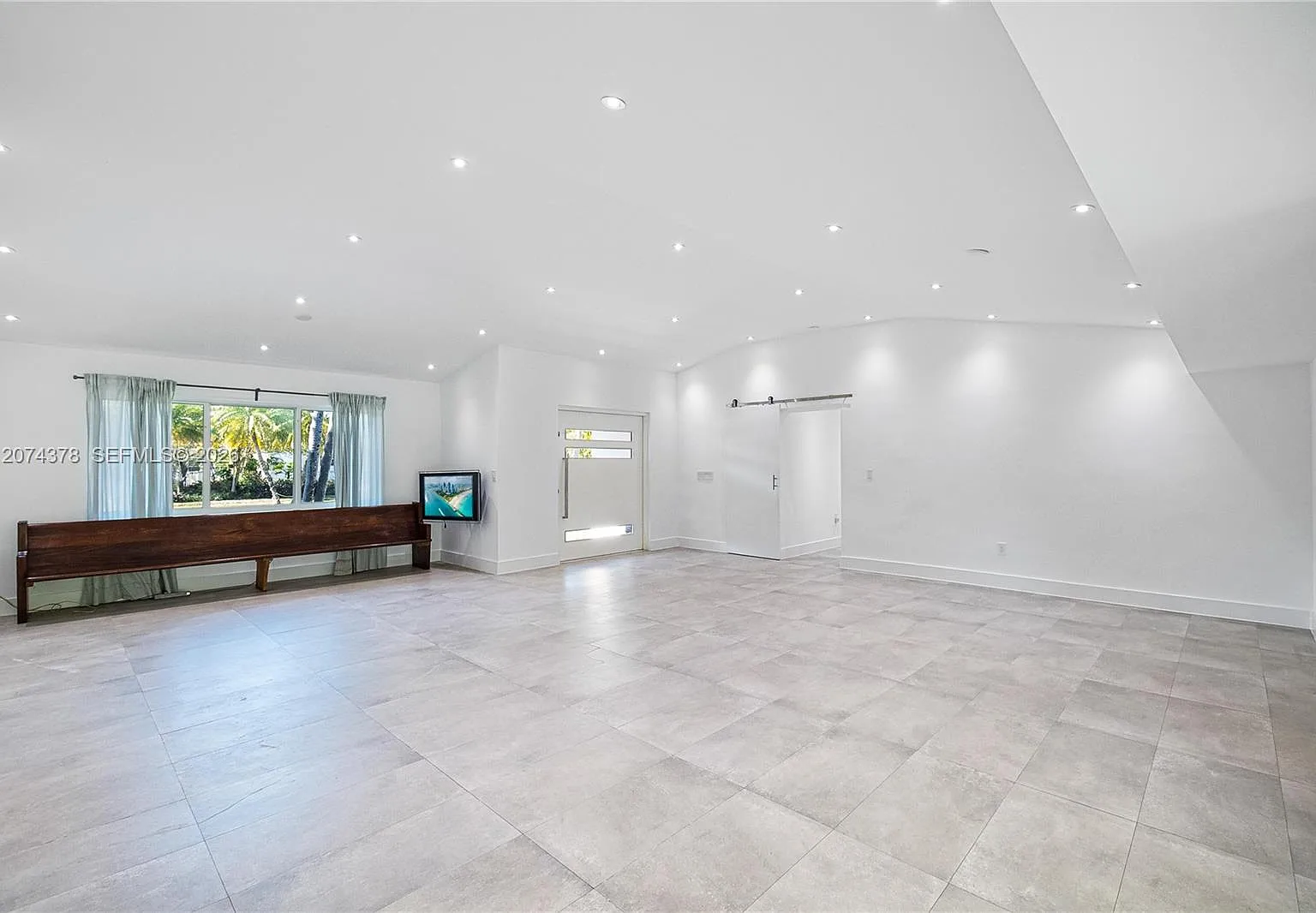 Riviera Gdns Rev — Photo 4