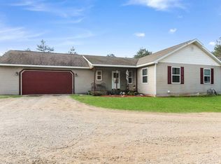 20765 Old Barn Trl, Interlochen, MI 49643