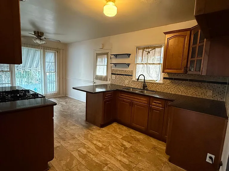 13701 Russell St #1 — Photo 3