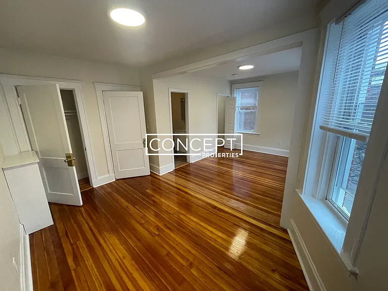 8 Barrows St #3 — Photo 7