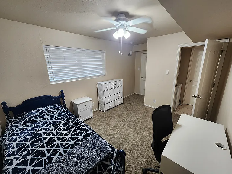 2220 Leon St #101B — Photo 1