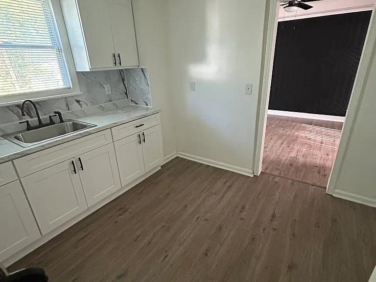10006 Mark Twain St — Photo 6