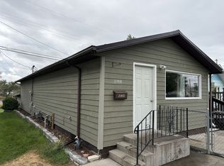 1005 Woodbury St, Miles City, MT 59301