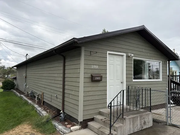 1005 Woodbury St, Miles City, MT 59301