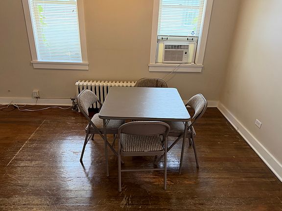 2nd image of 2130 N Hoyne Ave