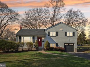 904 Big Oak Rd, Morrisville, PA 19067