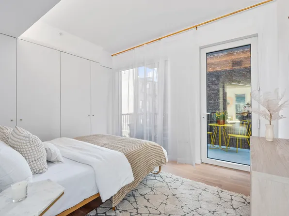 330 Grand Street image 5 of 16