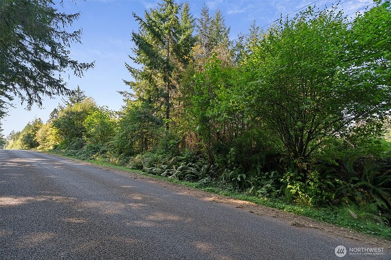 3rd image of 2826 76th Avenue NE