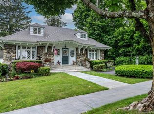 63 Main St, Newtown, CT 06470