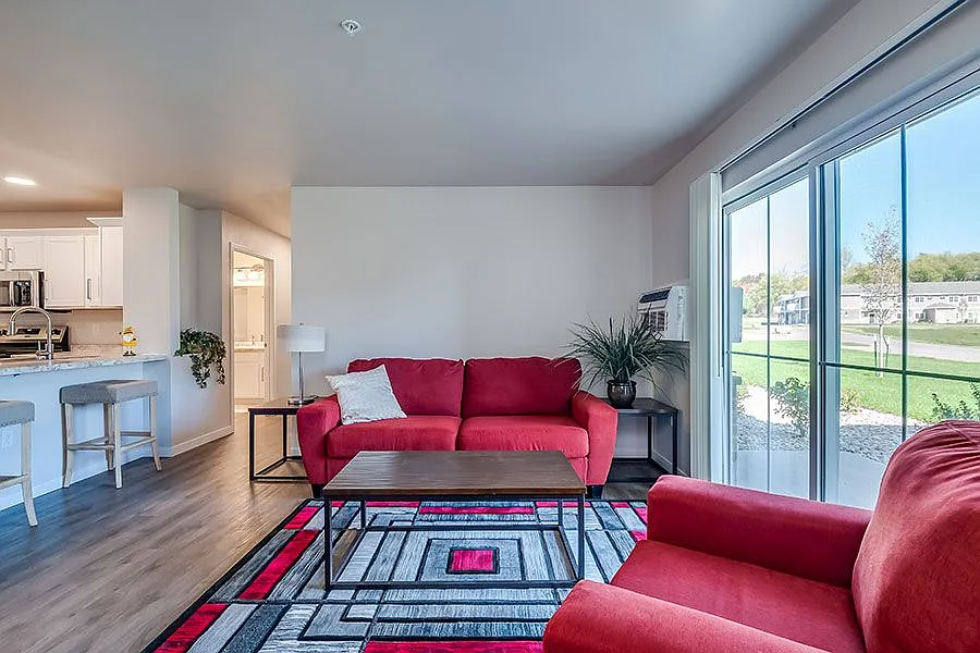 HILLCREST ESTATES — Photo 4