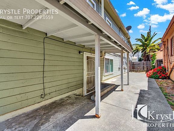 2nd image of 725 Louisiana St #A